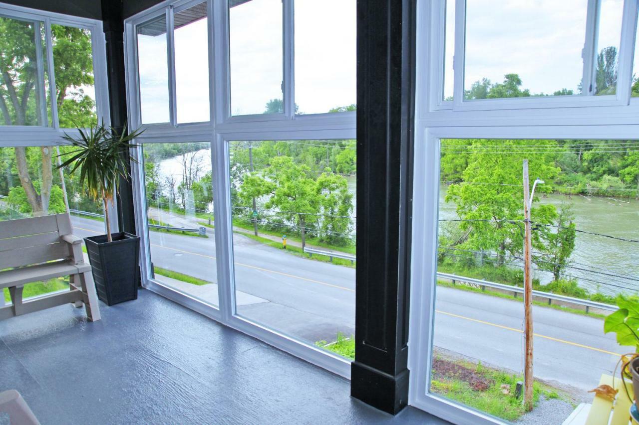 Lily'S House On The 12 Bed and Breakfast Sainte-Catherine Exteriör bild